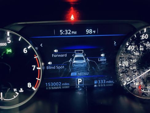 Used 2023 Nissan Altima 2.5 SV FWD image 39