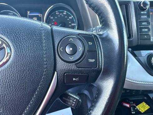 Used 2018 Toyota RAV4 Limited AWD/4WD image 18