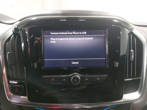 Used 2021 Chevrolet Traverse LS FWD image 23