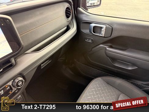 Used 2024 Jeep Gladiator Mojave w/ Technology Group image 21