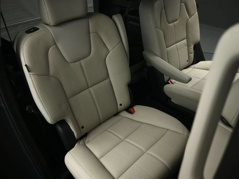 Certified 2024 Kia Telluride EX w/ EX Captain's Chair Package FWD image 60