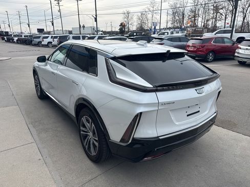 Used 2024 Cadillac Lyriq Luxury image 3