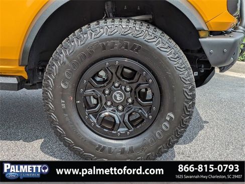 Used 2022 Ford Bronco Wildtrak image 11