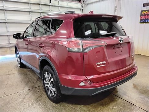 Used 2018 Toyota RAV4 LE AWD/4WD image 6