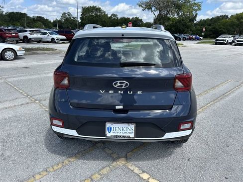 New 2025 Hyundai Venue Limited image 12