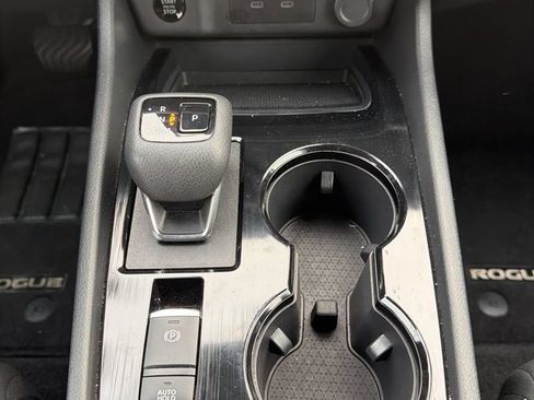 Used 2024 Nissan Rogue S FWD image 25