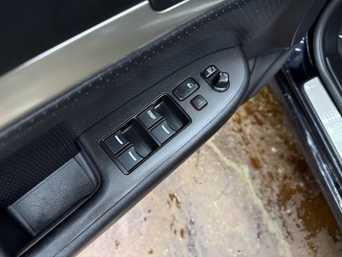 Used 2005 Acura TSX image 12