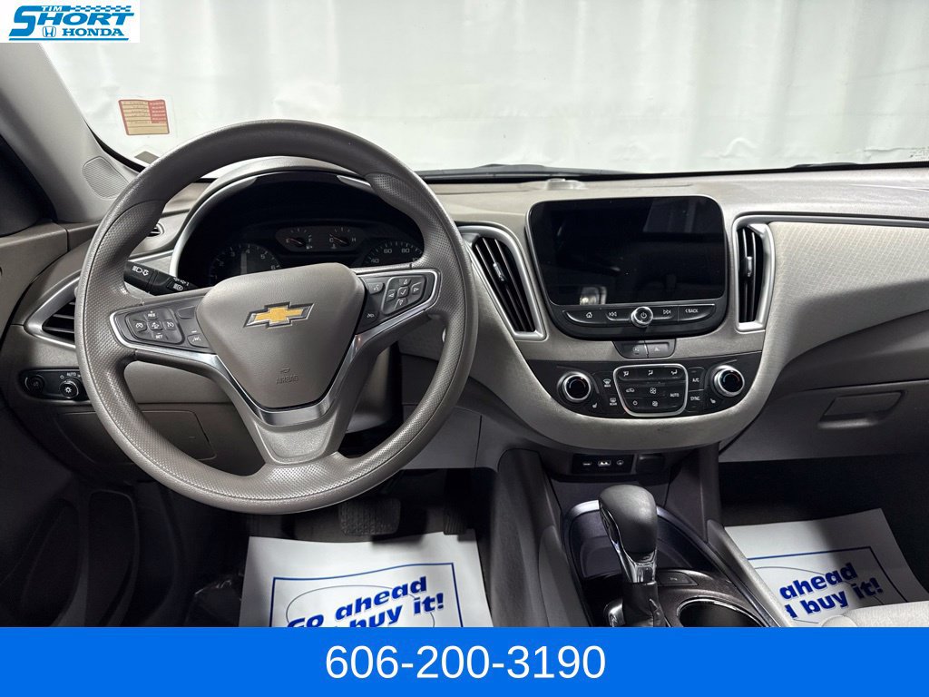 Used 2025 Chevrolet Malibu LT FWD image 12