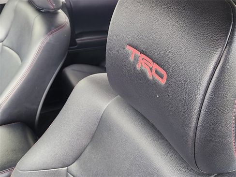 Used 2025 Chevrolet Traverse High Country FWD image 19