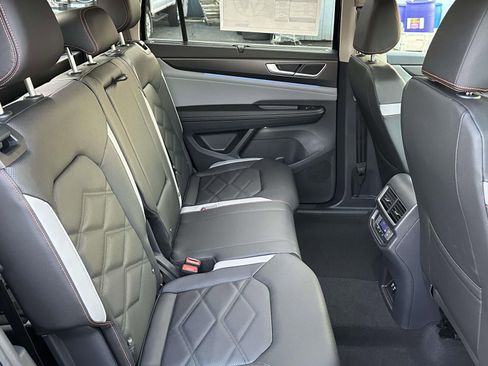 New 2026 Volkswagen Atlas Peak Edition AWD/4WD image 15