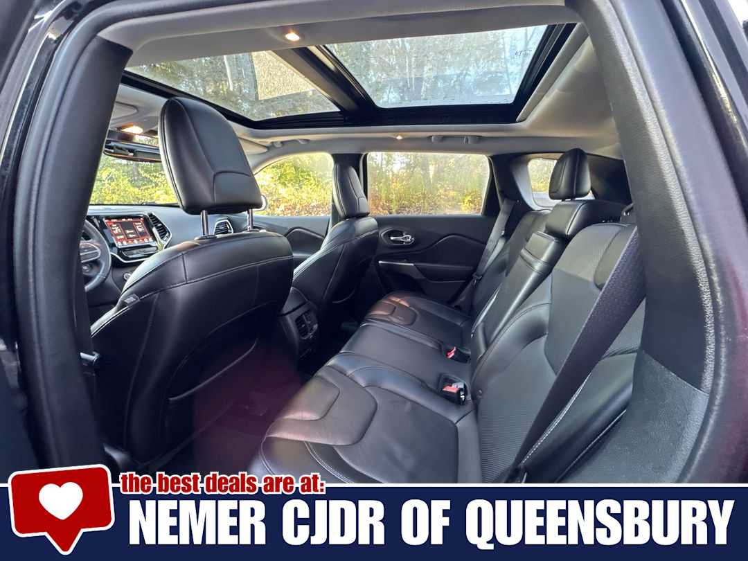 Used 2019 Jeep Cherokee Limited AWD/4WD image 22