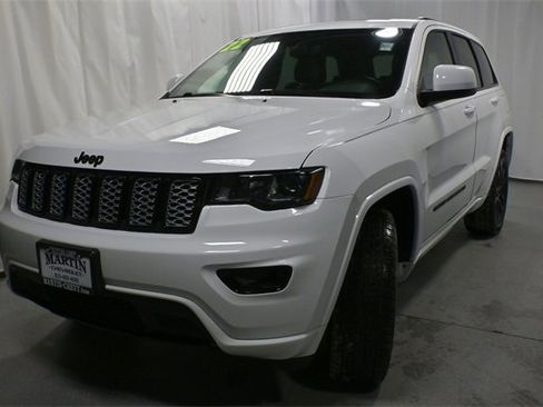 Used 2022 Jeep Grand Cherokee Laredo X image 6