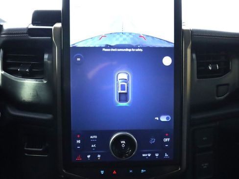 Used 2022 Ford F150 Lightning Lariat image 22