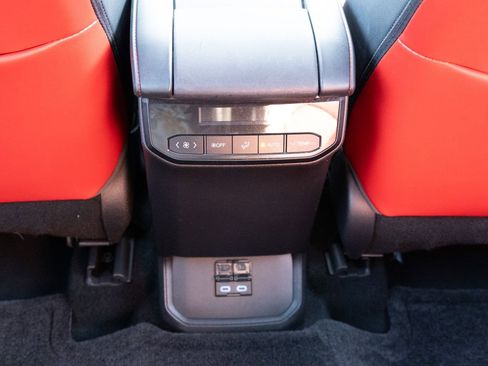 Used 2022 Toyota Highlander XSE image 19