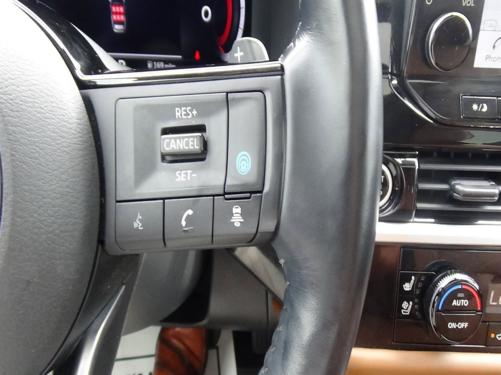 Used 2023 Nissan Pathfinder Platinum w/ Cargo Package AWD/4WD image 24