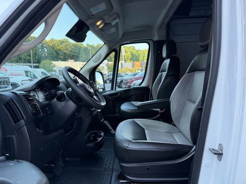 Used 2024 RAM ProMaster 2500 w/ Convenience Group FWD image 12