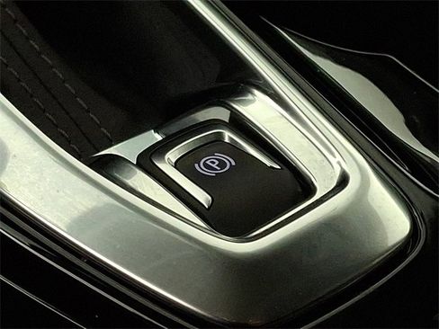 Used 2025 Chevrolet Trax ACTIV w/ Driver Confidence Package image 25