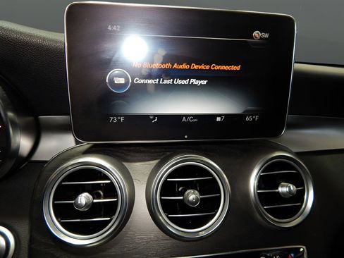 Used 2018 Mercedes-Benz GLC 300 4MATIC image 30