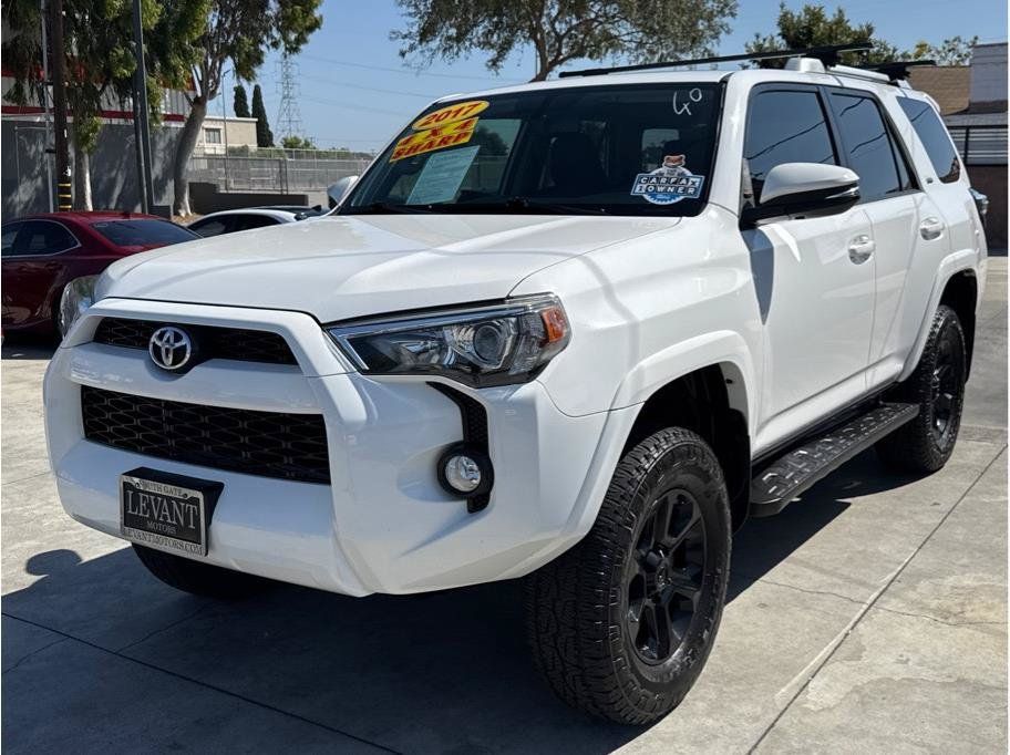 Used 2017 Toyota 4Runner SR5 Premium AWD/4WD image 3