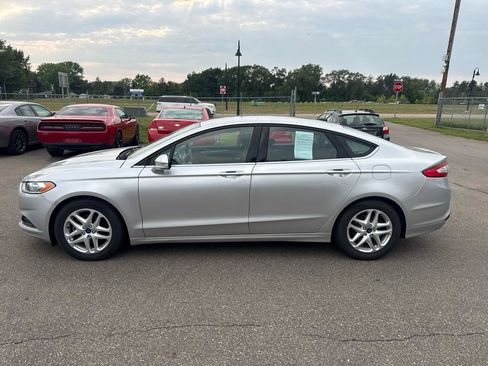 Used 2015 Ford Fusion SE FWD image 8