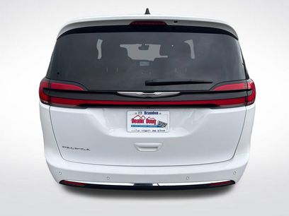 Used 2024 Chrysler Pacifica Touring