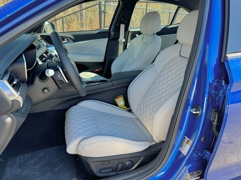 Used 2025 Genesis G70 3.3T Advanced w/ Sport Prestige Package image 18