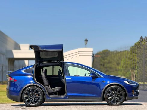 Used 2017 Tesla Model X 100D image 6