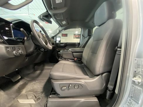 Used 2025 Chevrolet Silverado 2500 LT AWD/4WD image 10