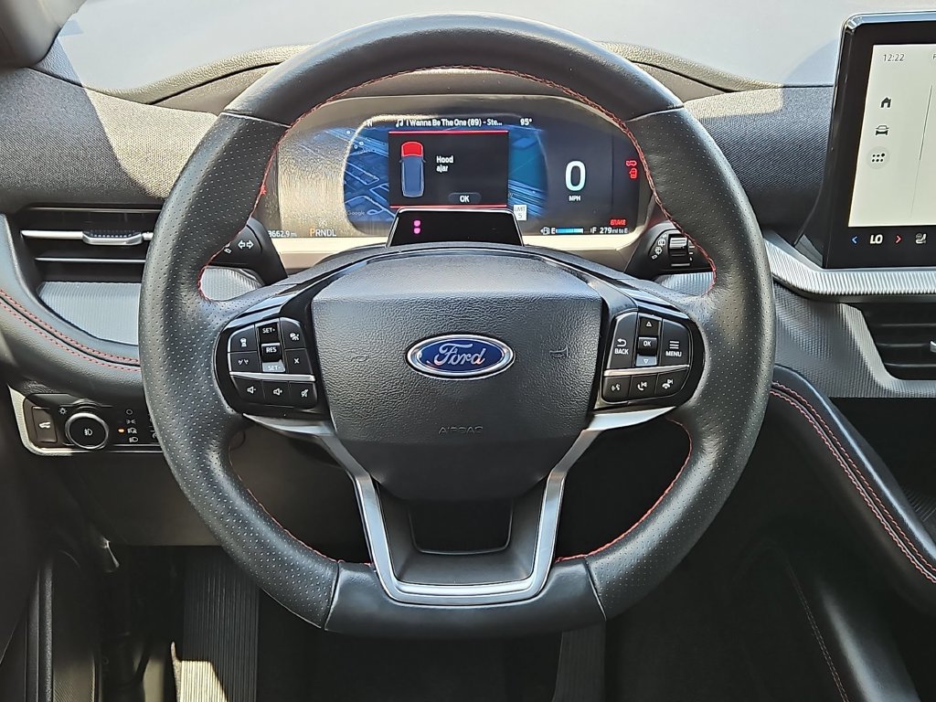 Used 2025 Ford Explorer ST-Line w/ ST-Line Street Pack AWD/4WD image 23