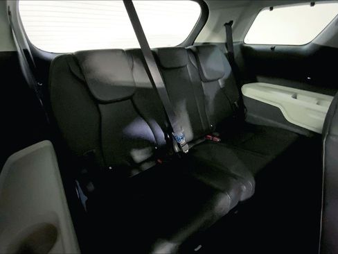 Certified 2023 Kia Carnival EX FWD image 24