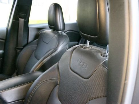 Used 2020 Jeep Cherokee Limited AWD/4WD image 19