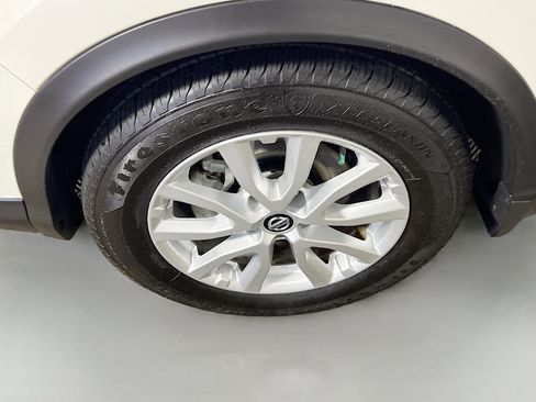 Used 2022 Nissan Rogue Sport SV image 14