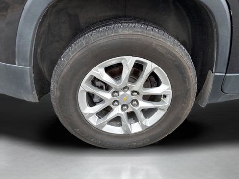 Used 2021 Chevrolet Traverse LT image 46