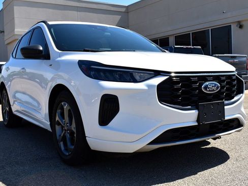 Used 2023 Ford Escape ST-Line w/ Equipment Group 301A FWD image 7