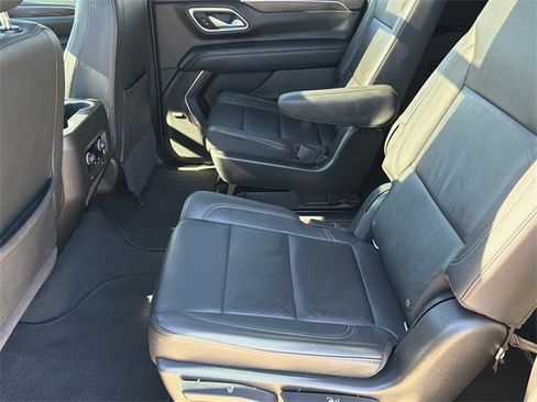Used 2021 Chevrolet Suburban LT image 12