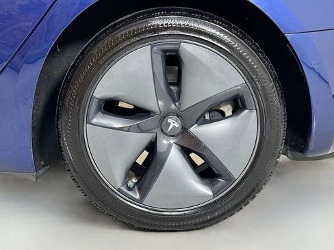 Used 2018 Tesla Model 3 Mid Range image 10