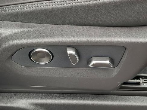 New 2026 GMC Yukon Denali w/ Sun & Power Step Package image 46