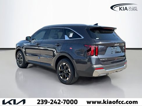 New 2026 Kia Sorento S image 3