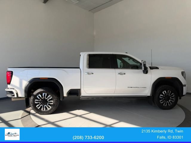 Used 2024 GMC Sierra 3500 Denali Ultimate AWD/4WD image 8