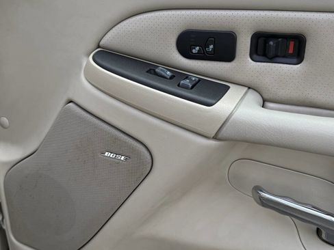 Used 2005 Cadillac Escalade 2WD image 16