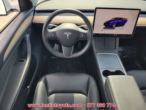 Used 2024 Tesla Model Y Long Range image 12