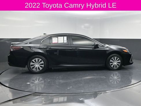Used 2022 Toyota Camry LE image 4
