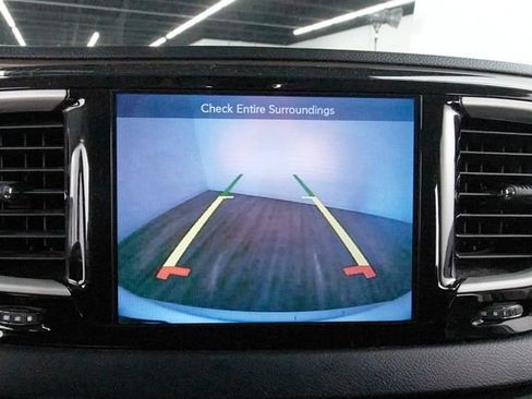 Used 2017 Chrysler Pacifica Touring-L FWD image 13