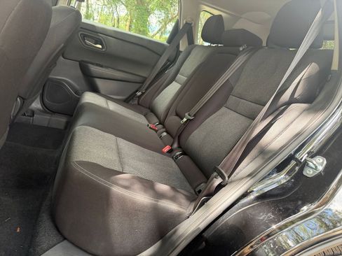 Used 2025 Nissan Rogue SV FWD image 27