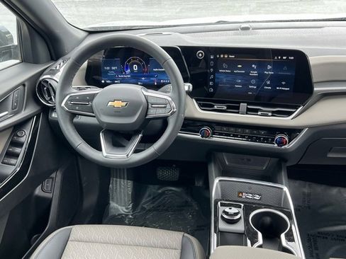 New 2026 Chevrolet Equinox LT w/ Convenience Package II image 17