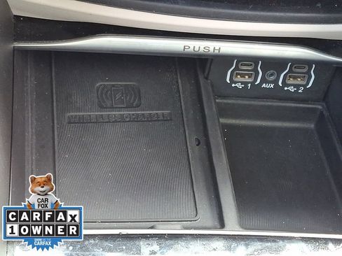 Used 2022 Chrysler Pacifica Limited FWD image 26