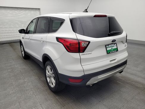 Used 2019 Ford Escape SE image 5