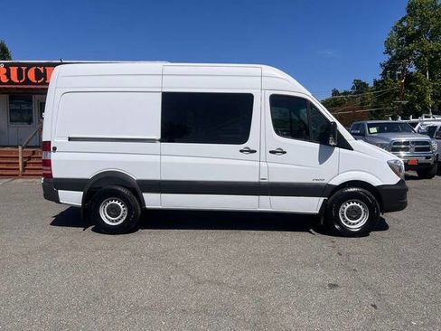 Used 2015 Mercedes-Benz Sprinter 2500 image 5
