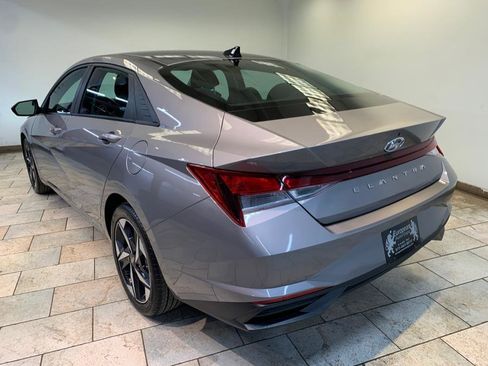 Used 2023 Hyundai Elantra SEL w/ Convenience Package image 6