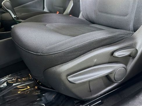 Used 2019 Jeep Renegade Latitude image 22